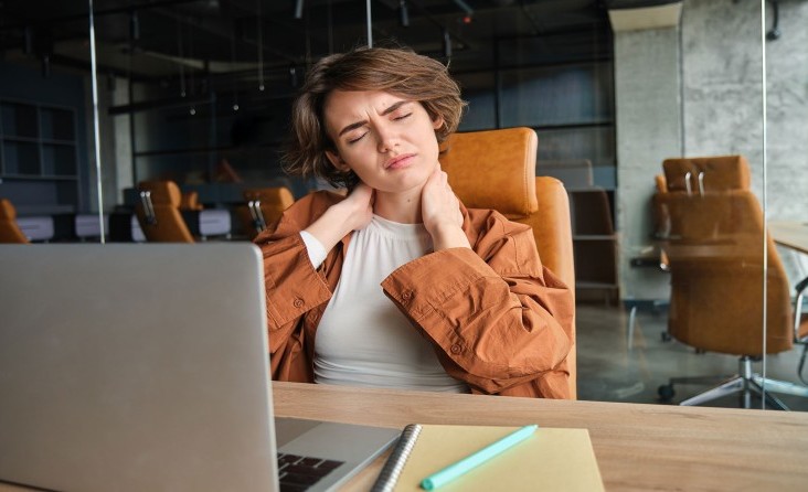 Boyun Ağrısı Nasıl Geçer? Etkili Tedavi Yöntemleri